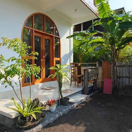 Friend House Stay & Surf Airsatang Eksteriør bilde