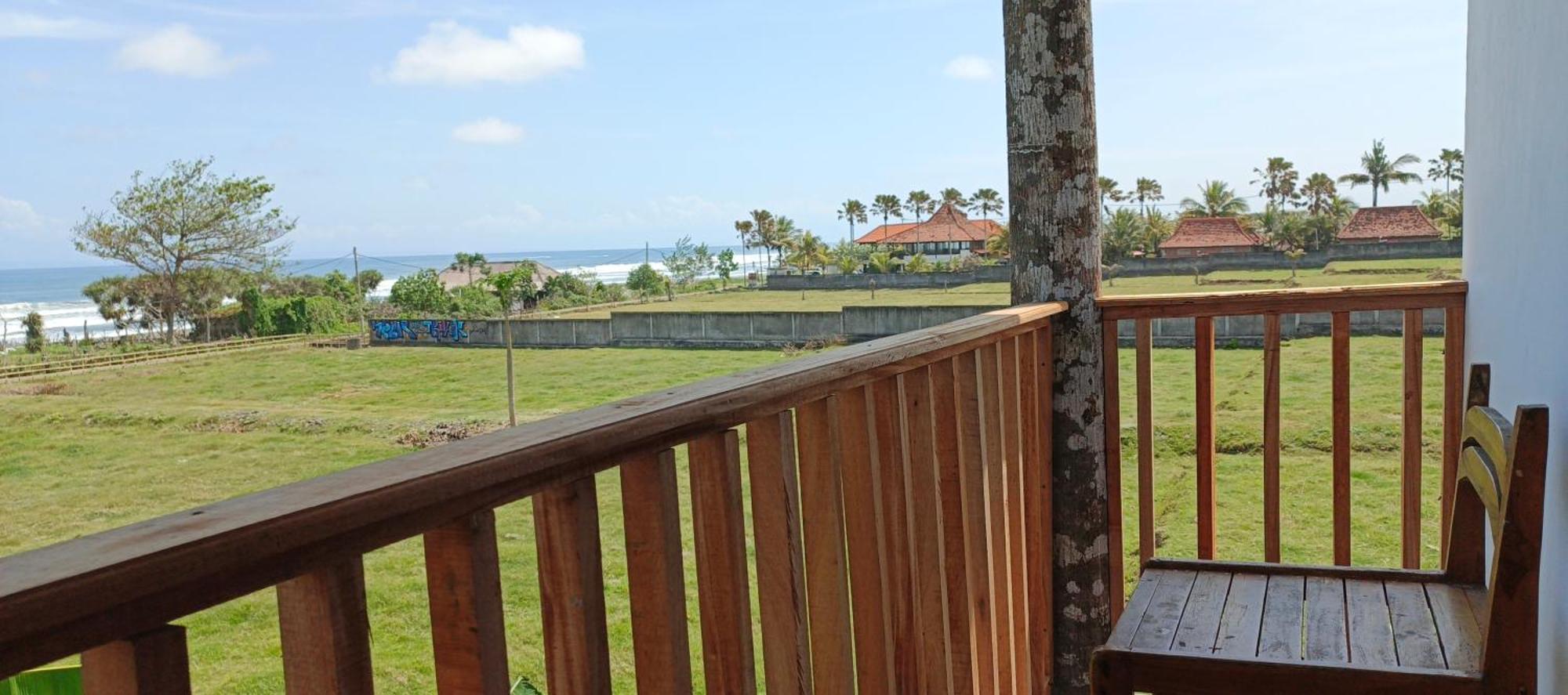 Friend House Stay & Surf Airsatang Eksteriør bilde