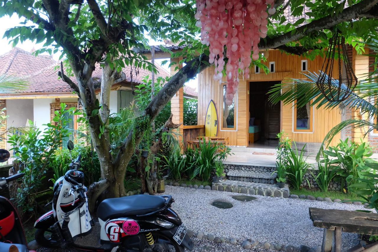 Friend House Stay & Surf Airsatang Eksteriør bilde